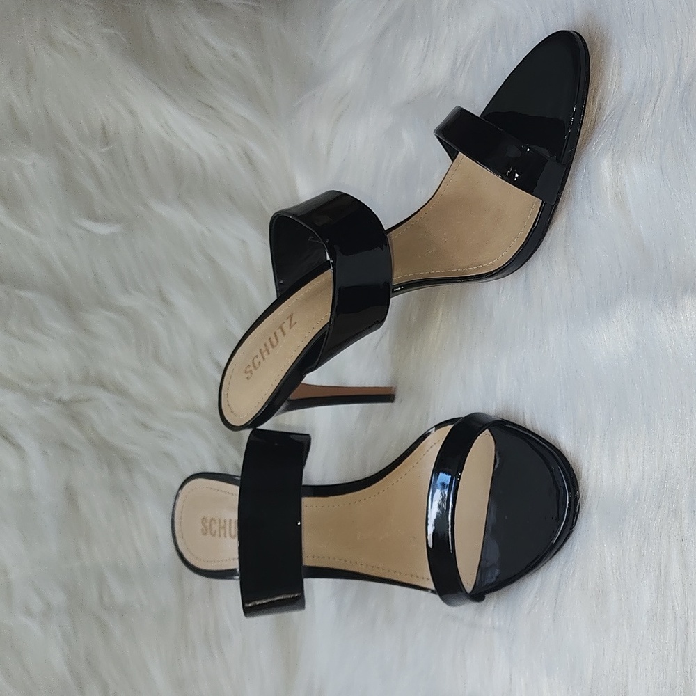 Schutz Leia High-Heel Sandals	Size:10.5